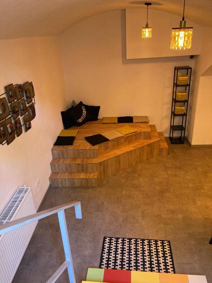 Capsule Hostel Erbenova Prague Extérieur photo