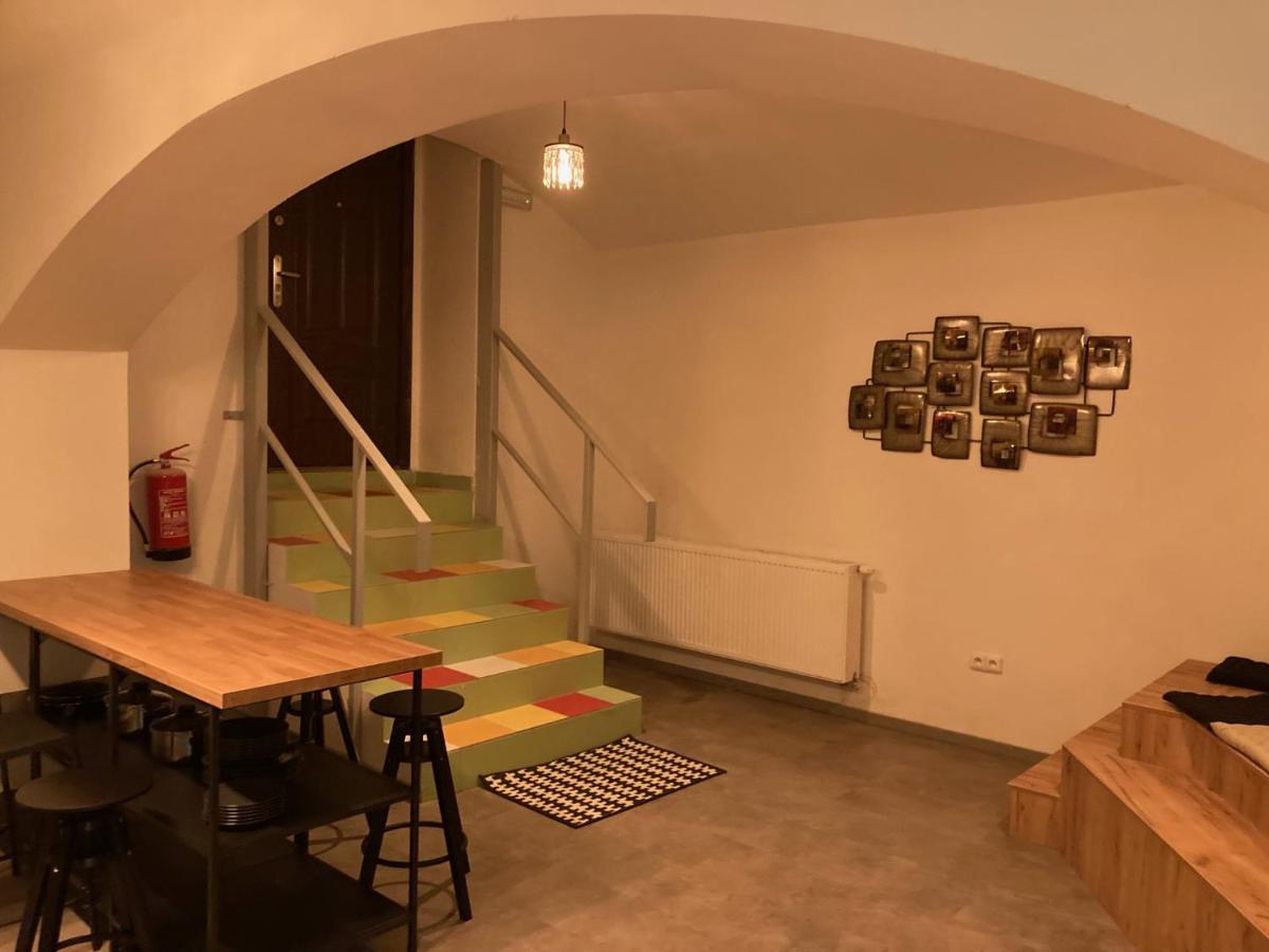 Capsule Hostel Erbenova Prague Extérieur photo